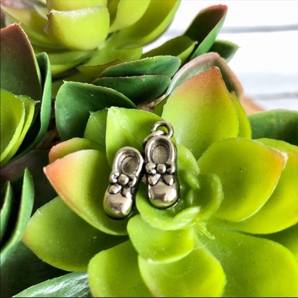 Baby Booties silver charm NEW - Picture 1 of 5